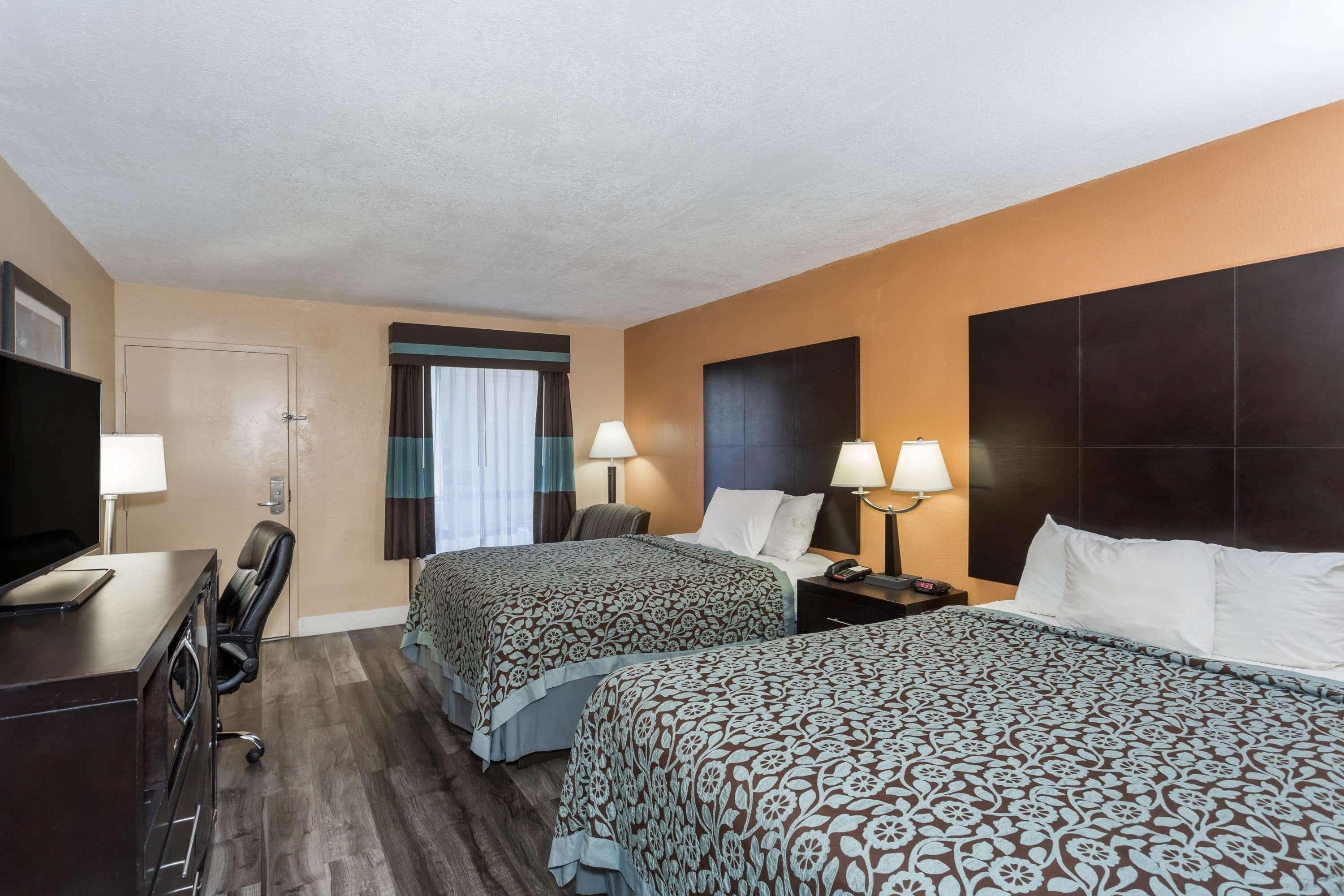Days Inn By Wyndham Sarasota Bay Εξωτερικό φωτογραφία