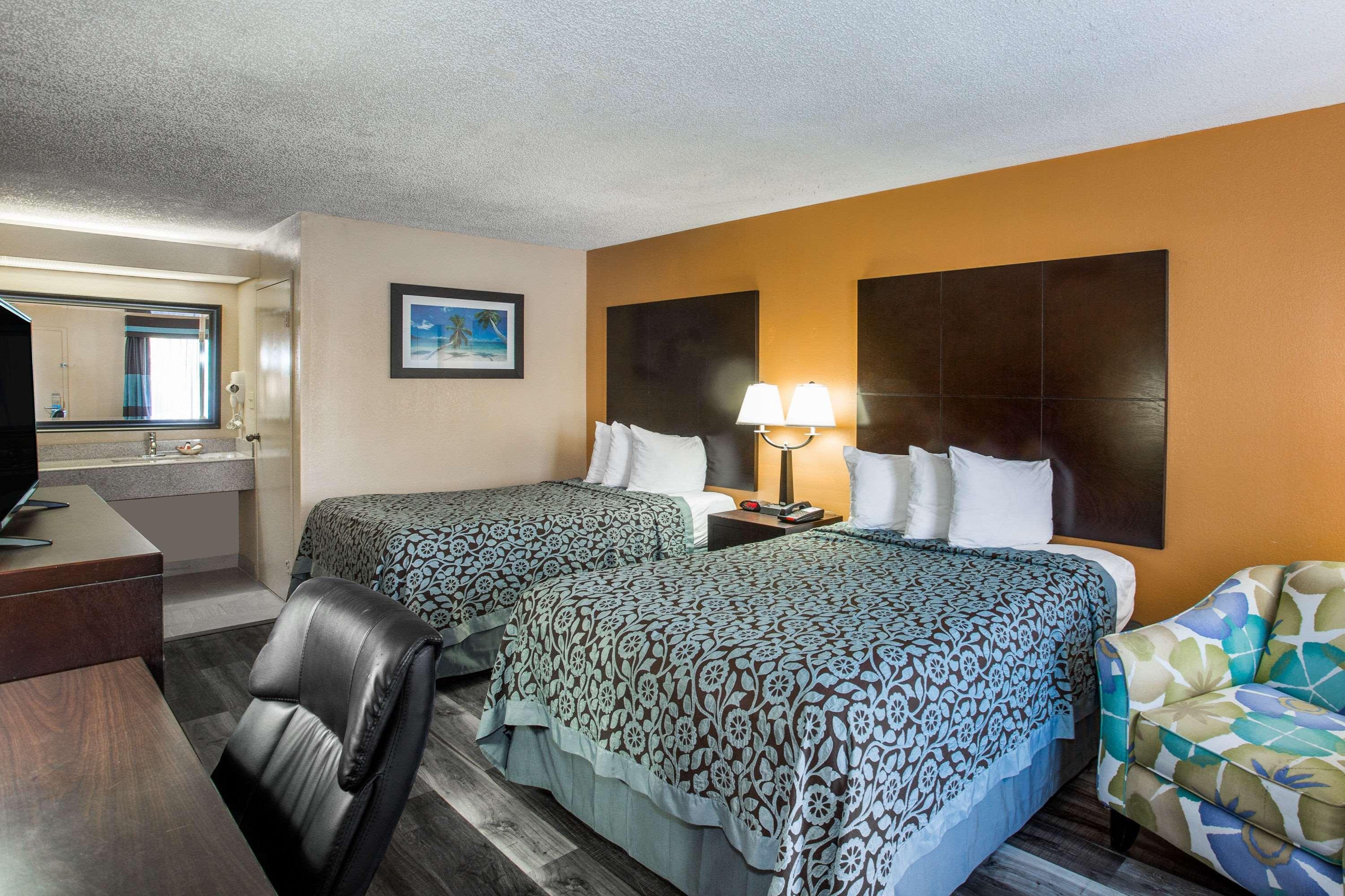 Days Inn By Wyndham Sarasota Bay Εξωτερικό φωτογραφία