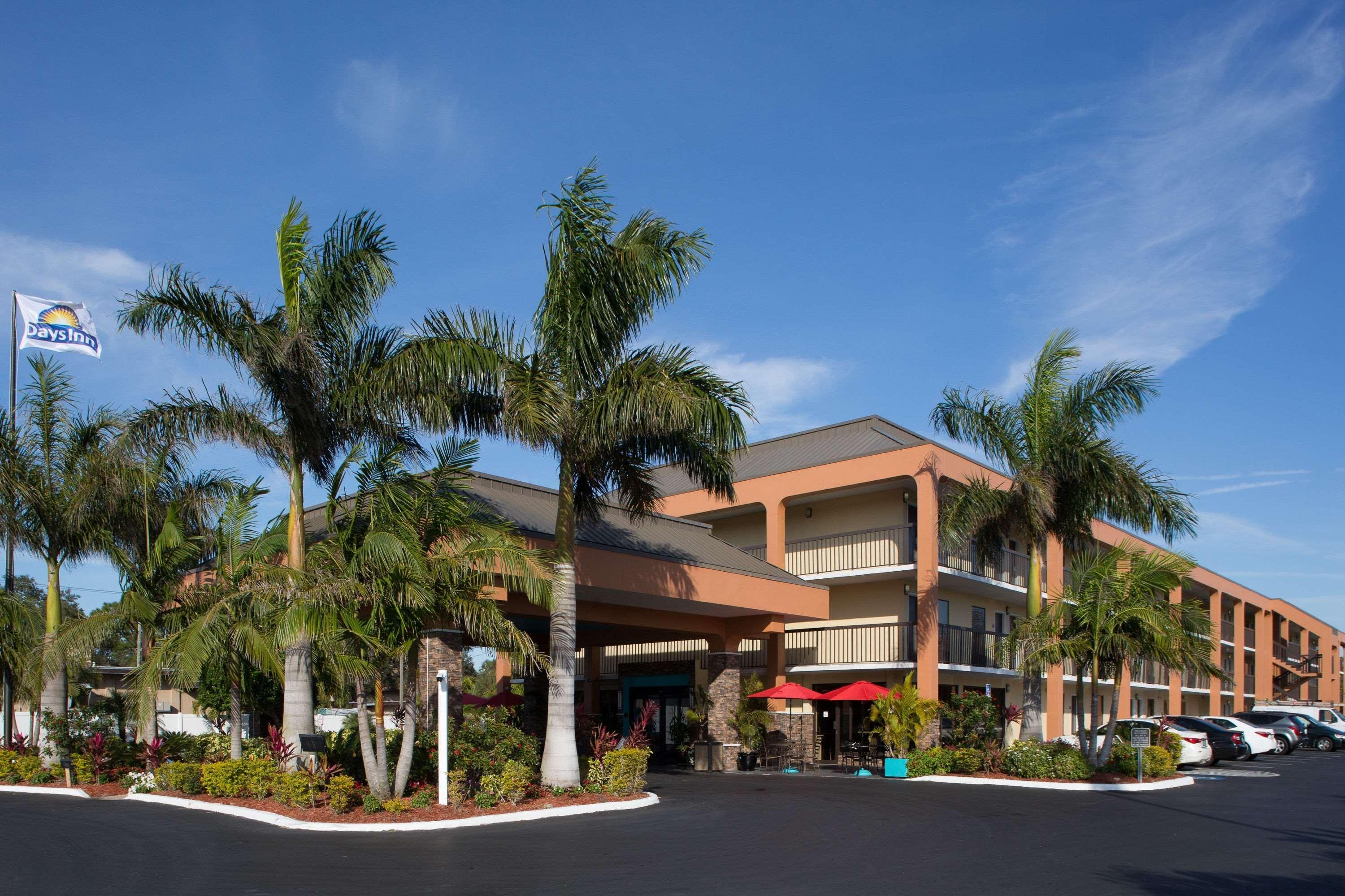 Days Inn By Wyndham Sarasota Bay Εξωτερικό φωτογραφία