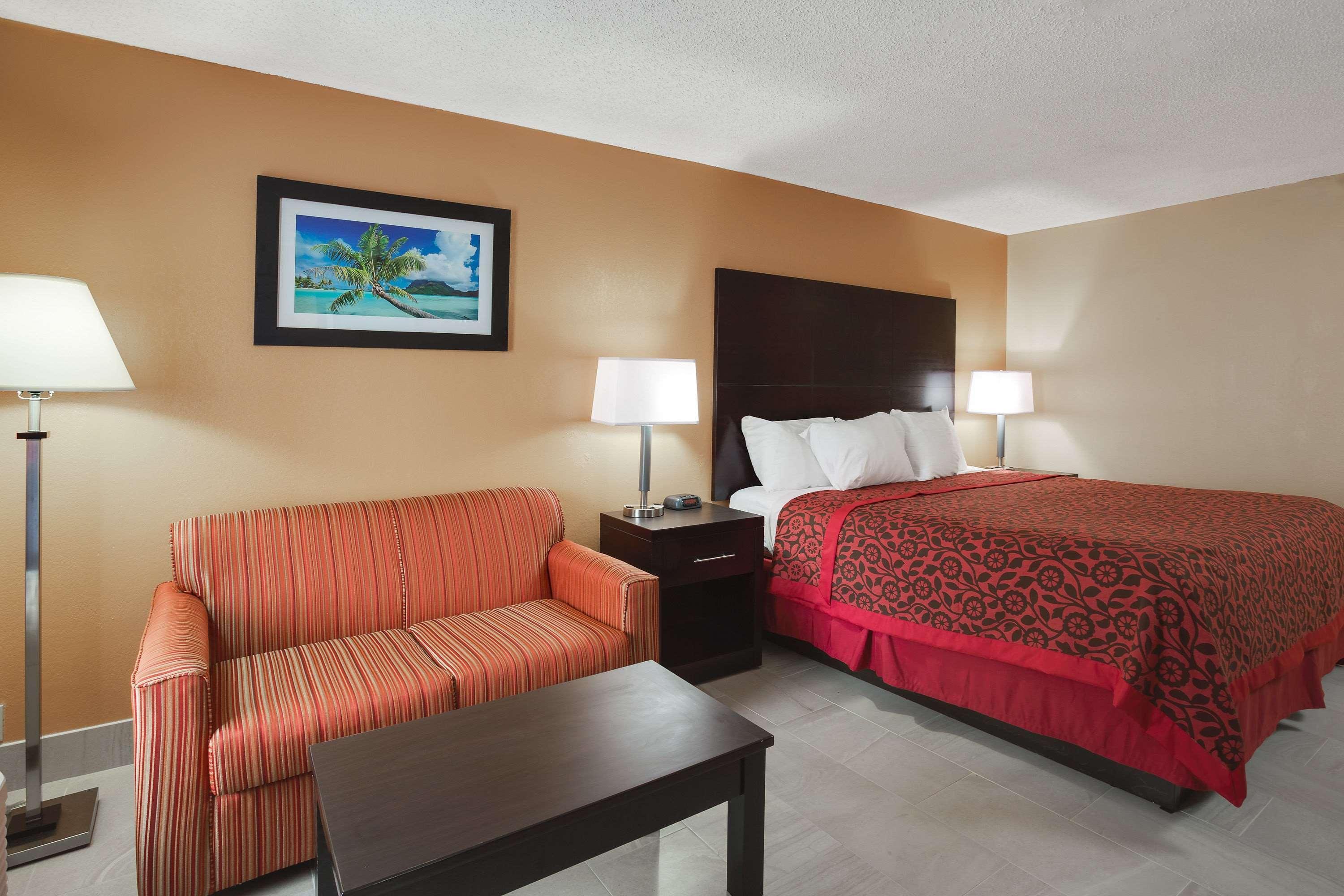 Days Inn By Wyndham Sarasota Bay Εξωτερικό φωτογραφία
