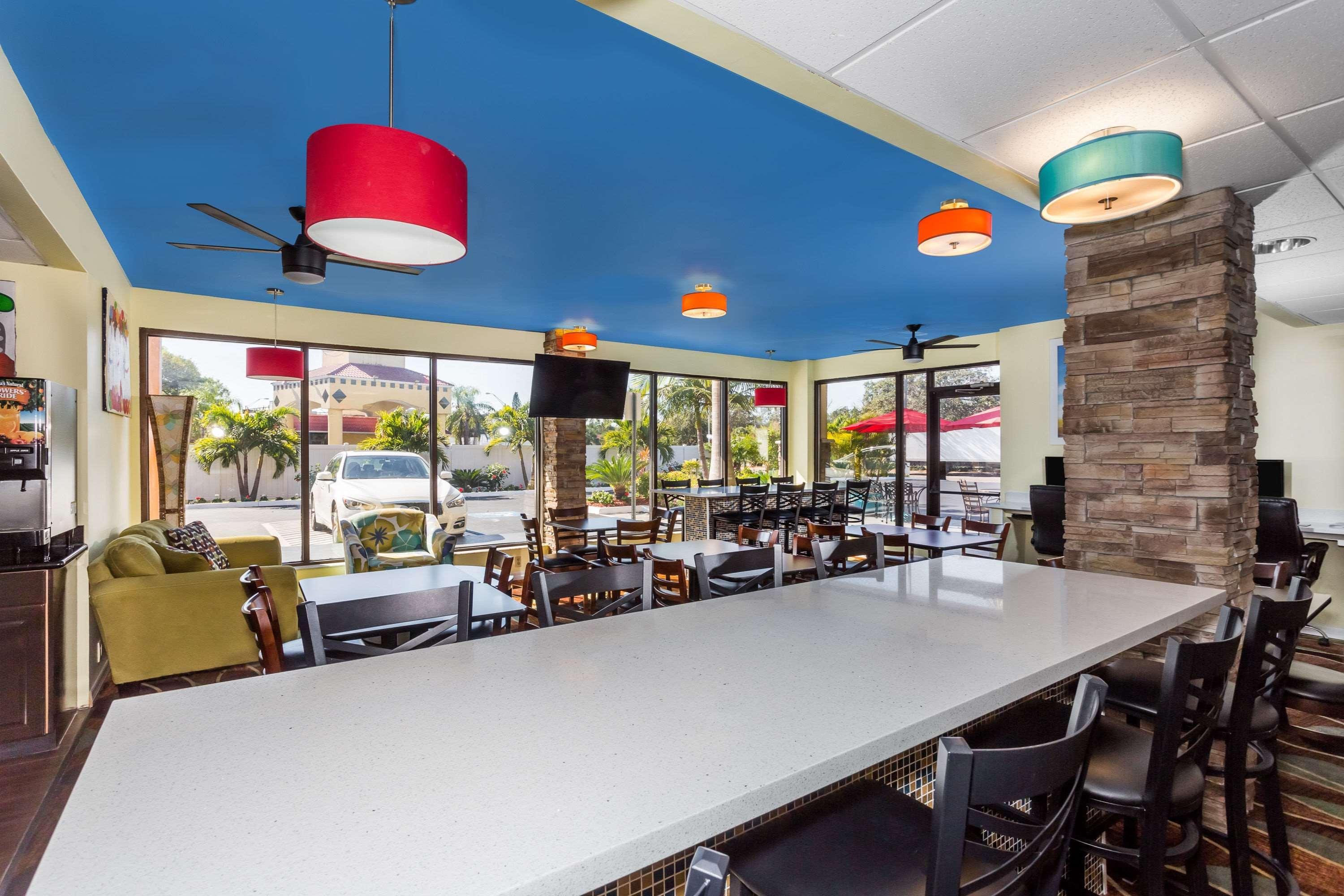 Days Inn By Wyndham Sarasota Bay Εξωτερικό φωτογραφία
