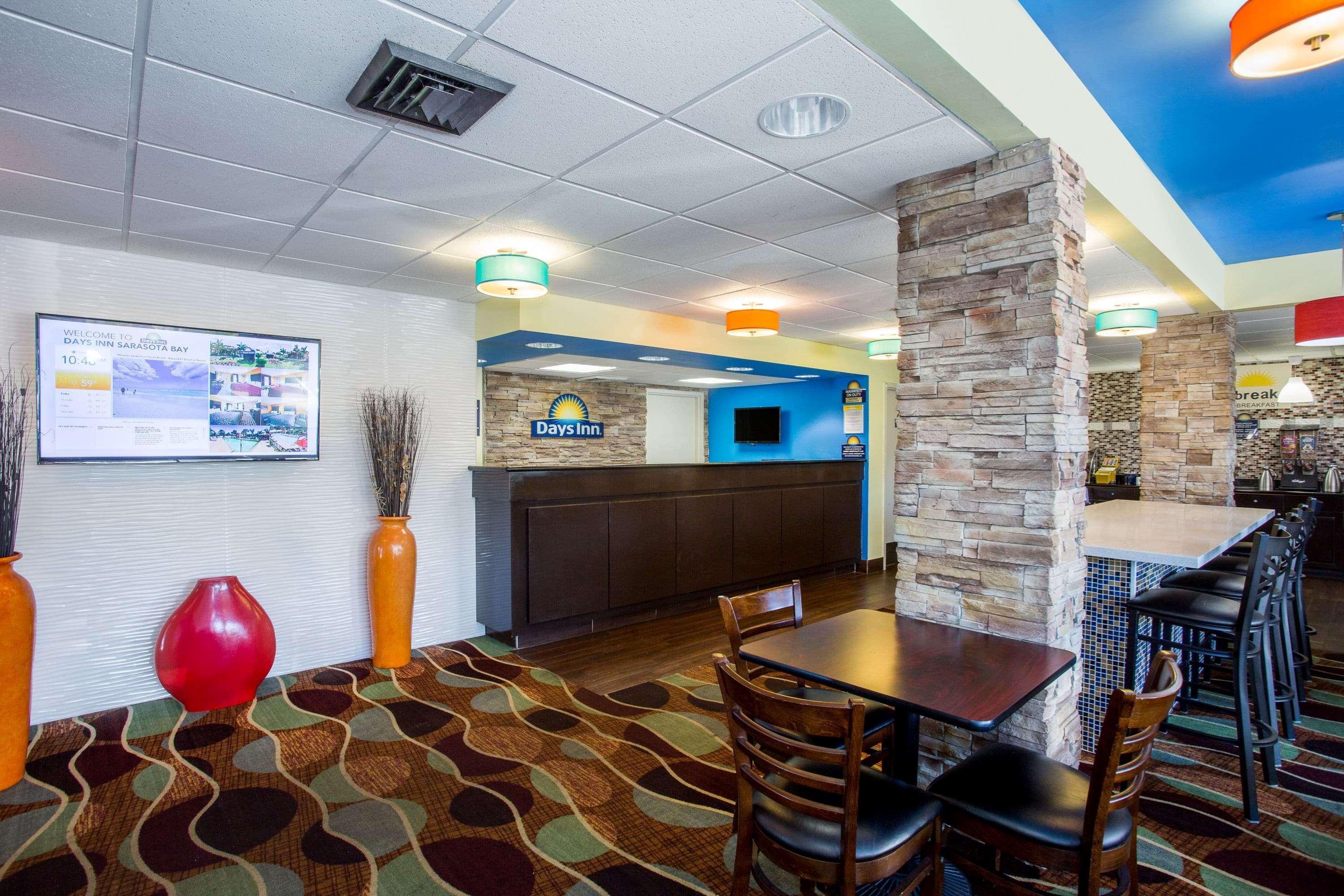 Days Inn By Wyndham Sarasota Bay Εξωτερικό φωτογραφία