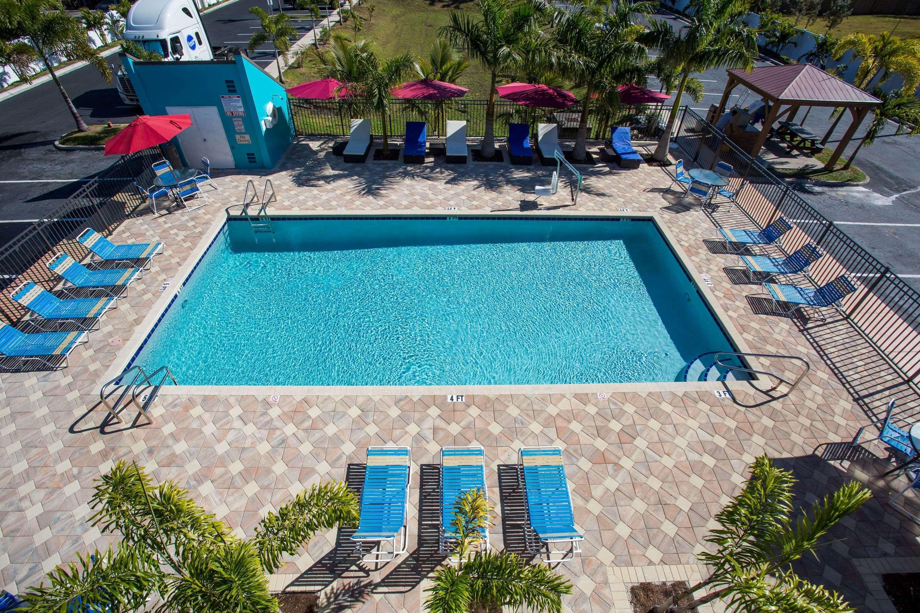 Days Inn By Wyndham Sarasota Bay Εξωτερικό φωτογραφία