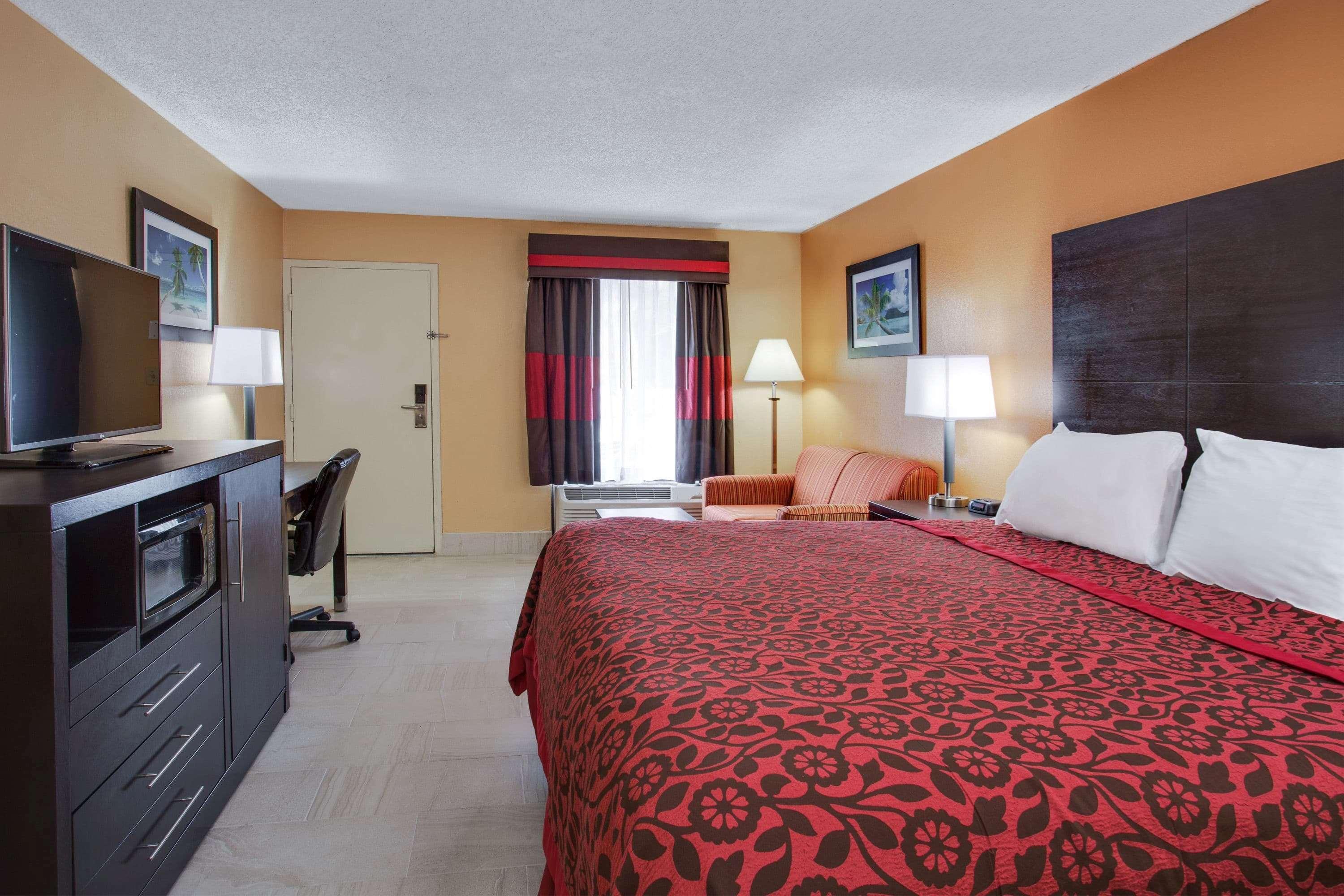 Days Inn By Wyndham Sarasota Bay Εξωτερικό φωτογραφία
