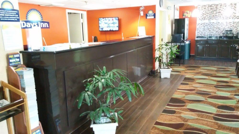 Days Inn By Wyndham Sarasota Bay Εξωτερικό φωτογραφία