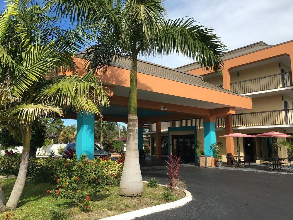 Days Inn By Wyndham Sarasota Bay Εξωτερικό φωτογραφία