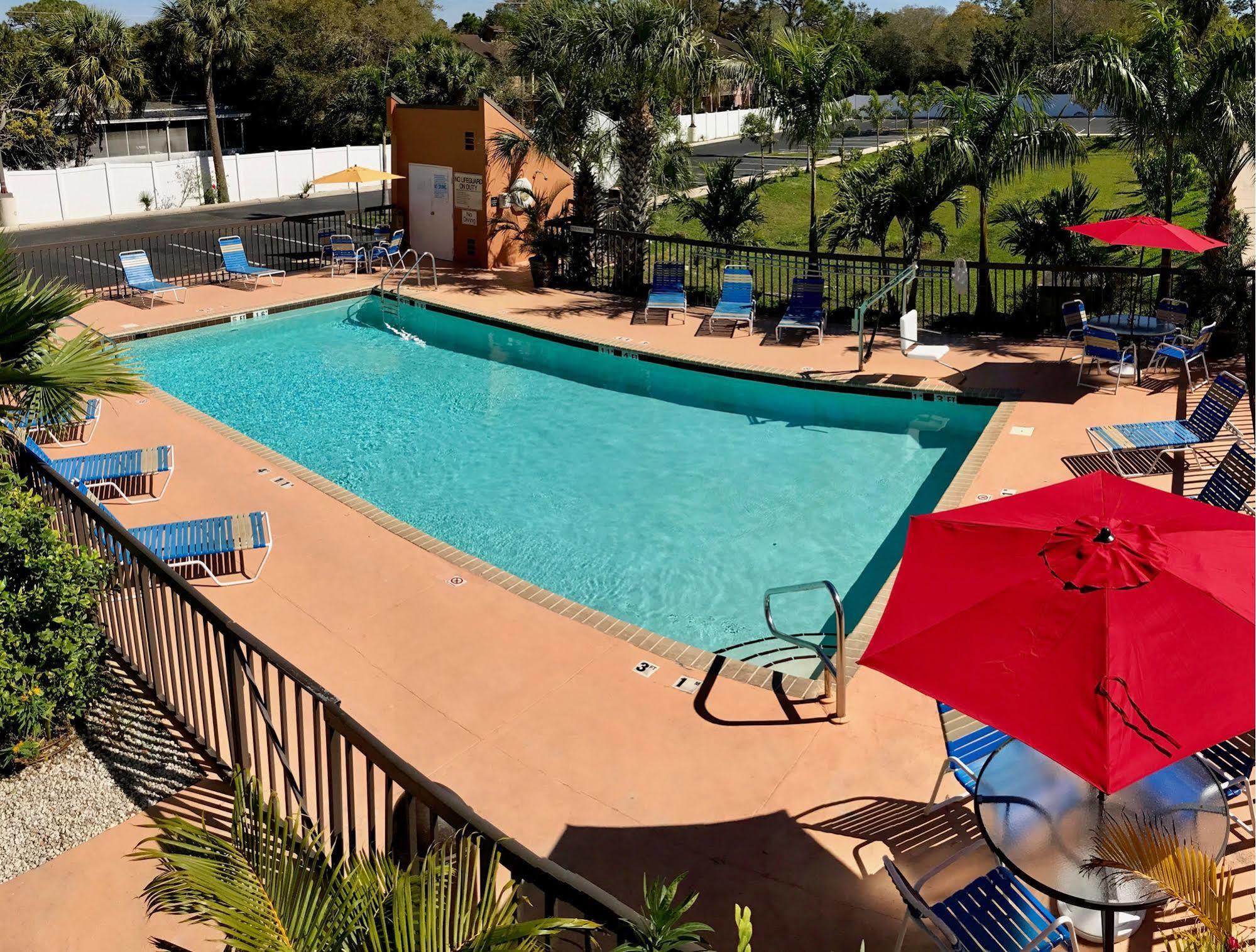 Days Inn By Wyndham Sarasota Bay Εξωτερικό φωτογραφία