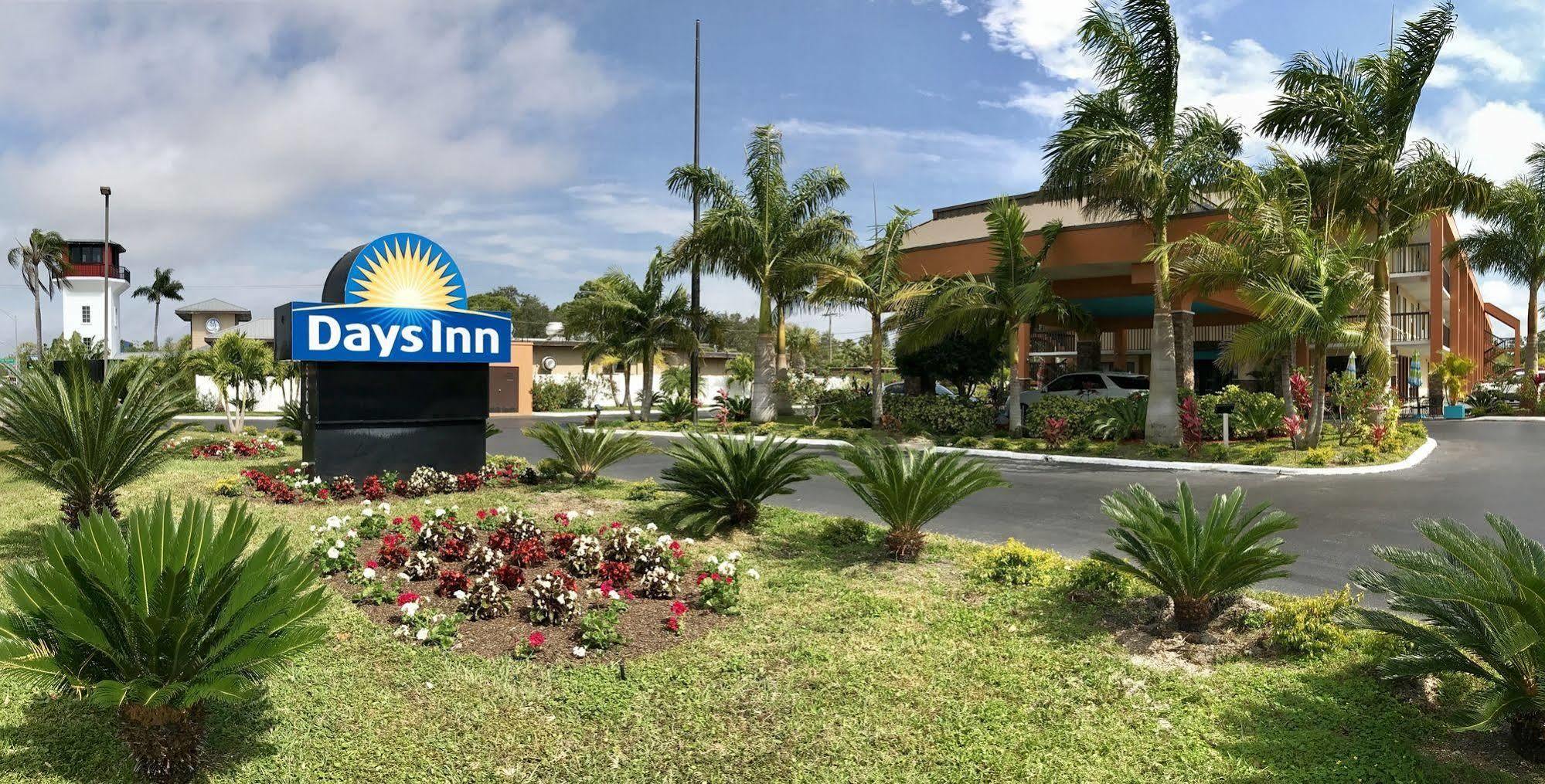 Days Inn By Wyndham Sarasota Bay Εξωτερικό φωτογραφία