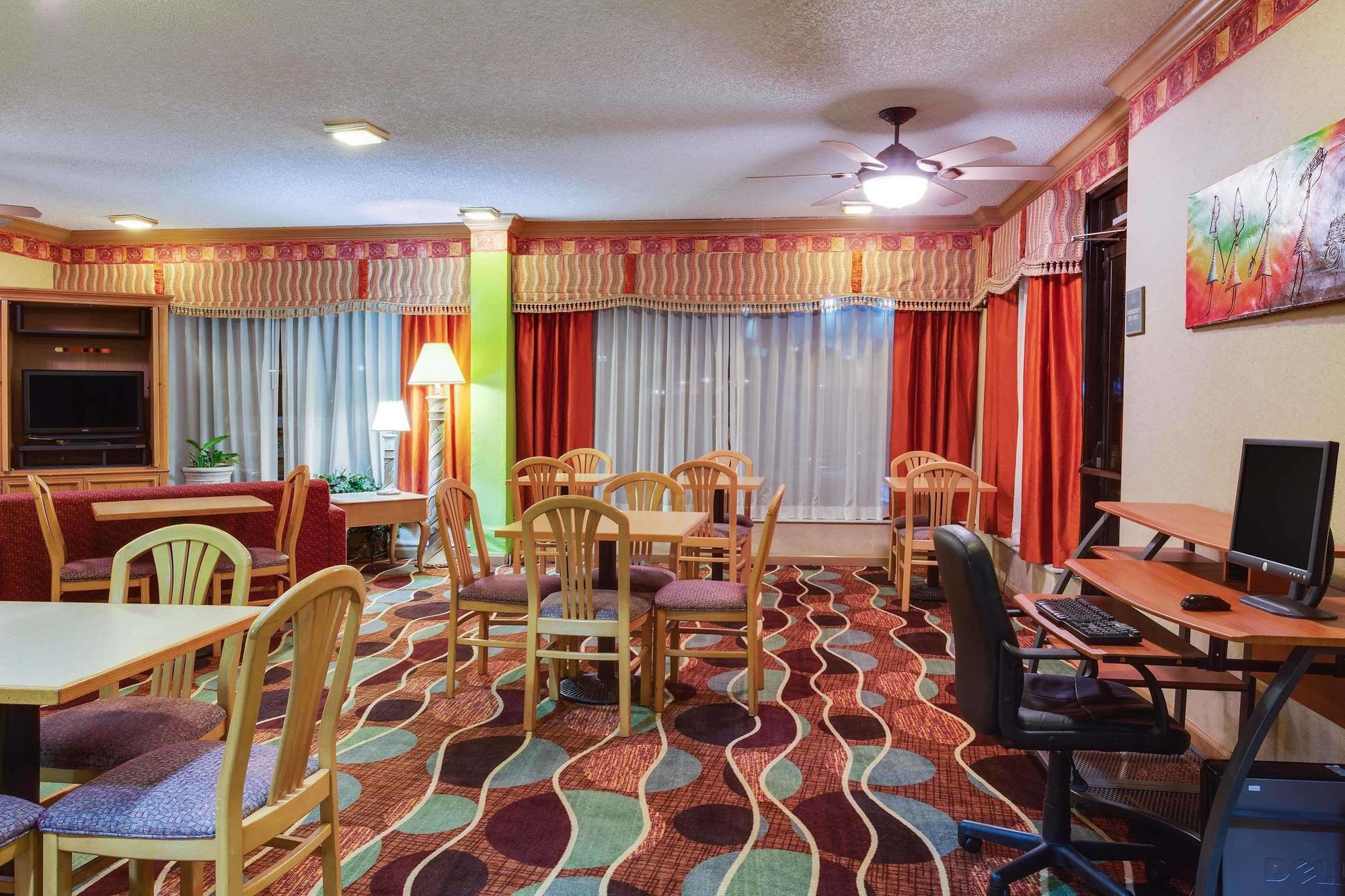 Days Inn By Wyndham Sarasota Bay Εξωτερικό φωτογραφία