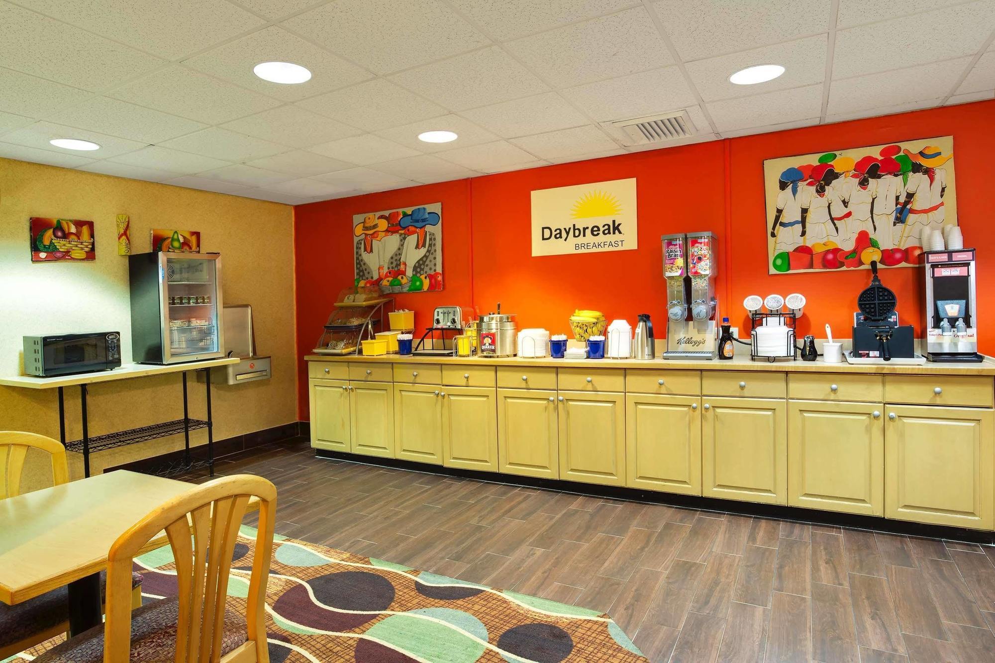 Days Inn By Wyndham Sarasota Bay Εξωτερικό φωτογραφία