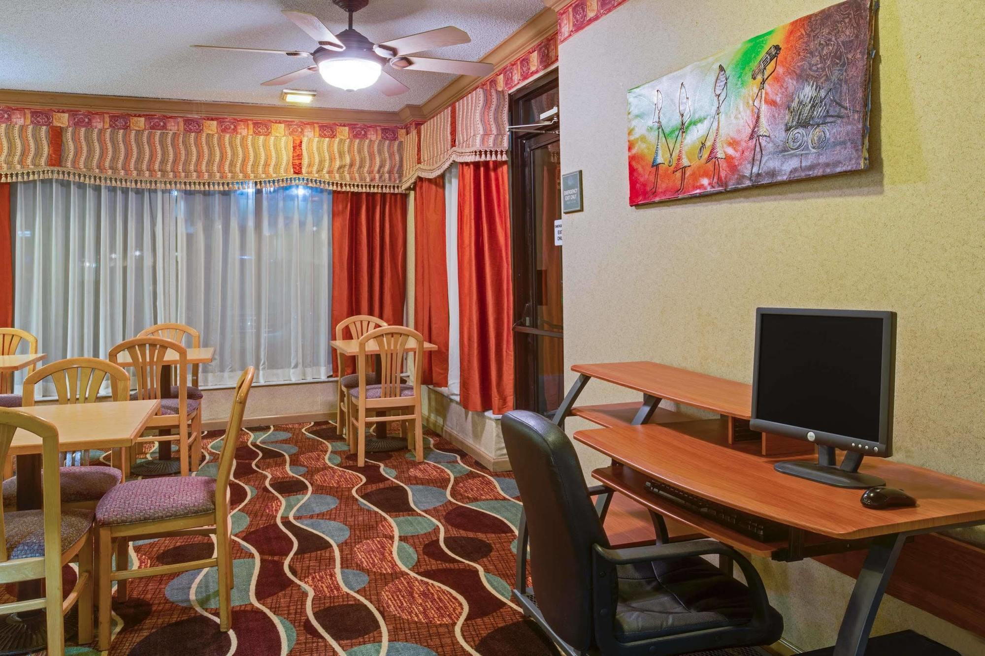 Days Inn By Wyndham Sarasota Bay Εξωτερικό φωτογραφία